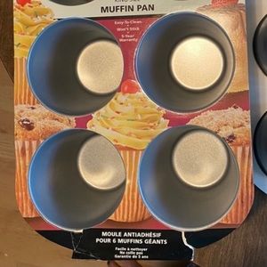 Wilton 6-cup king size muffin pan.